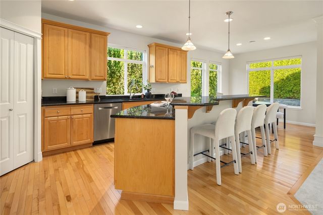 2496 33rd Avenue NE, Issaquah, WA 98029