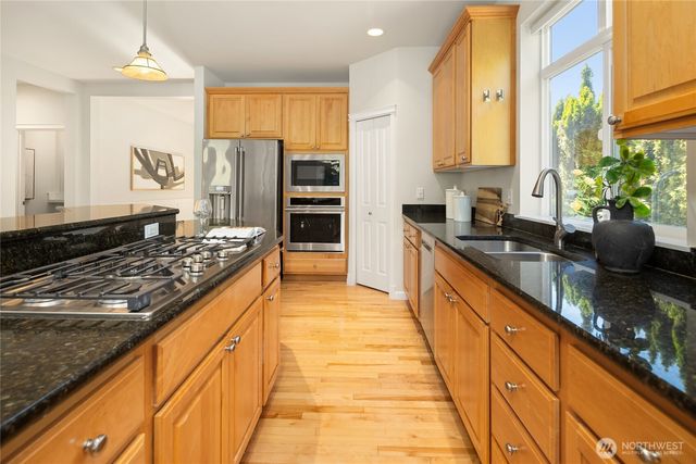 2496 33rd Avenue NE, Issaquah, WA 98029