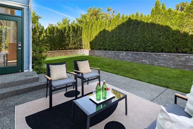 2496 33rd Avenue NE, Issaquah, WA 98029