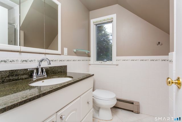 42 Woodledge Road, Stamford, CT 06907