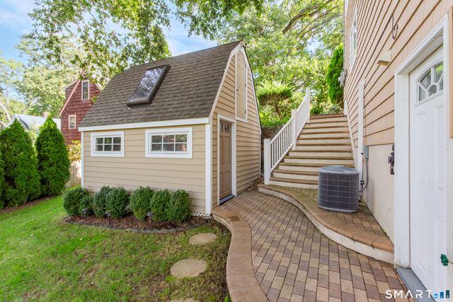 42 Woodledge Road, Stamford, CT 06907