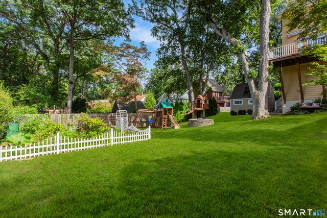 42 Woodledge Road, Stamford, CT 06907