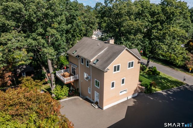 42 Woodledge Road, Stamford, CT 06907