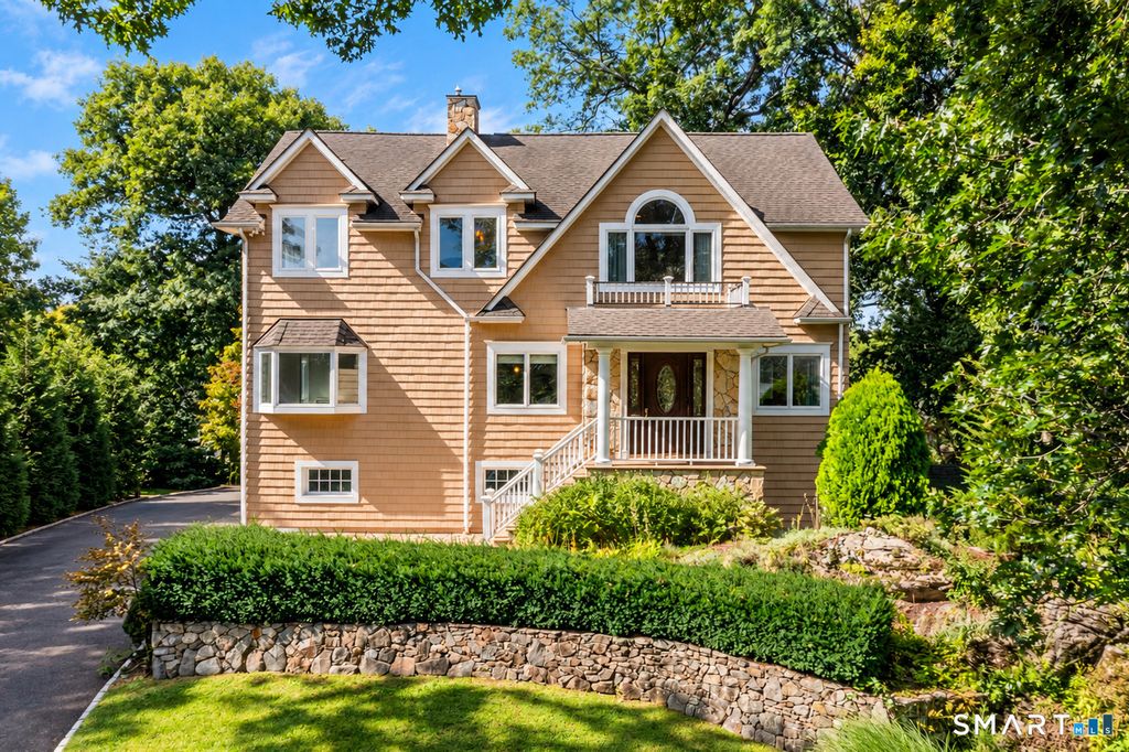 42 Woodledge Road, Stamford, CT 06907