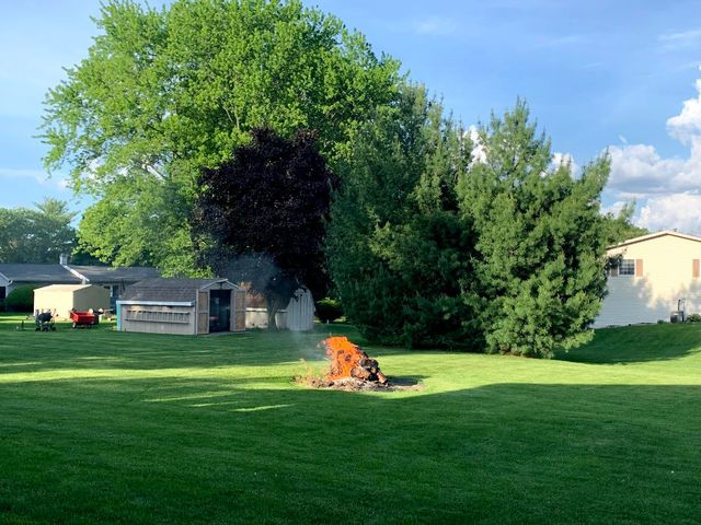 18864 Pioneer Street, Bloomington, IL 61705