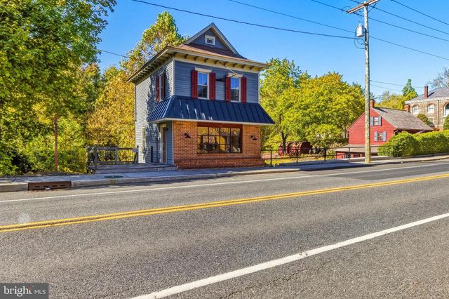 14 N MAIN ST, Mullica Hill, NJ 08062