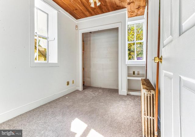 14 N MAIN ST, Mullica Hill, NJ 08062