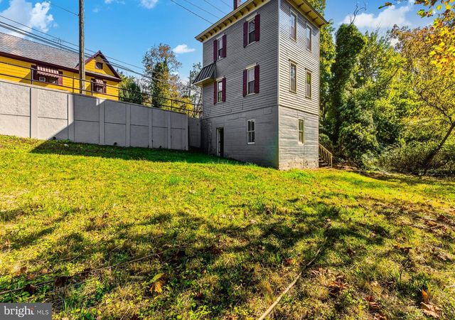 14 N MAIN ST, Mullica Hill, NJ 08062