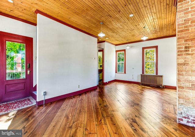 14 N MAIN ST, Mullica Hill, NJ 08062