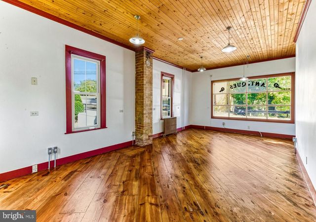 14 N MAIN ST, Mullica Hill, NJ 08062