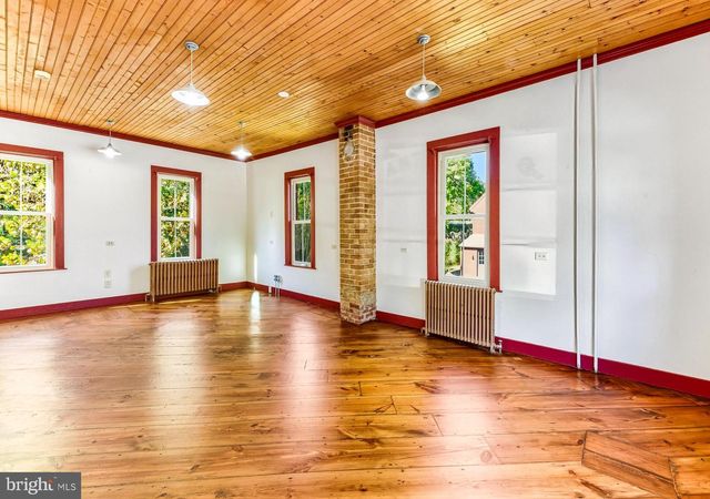 14 N MAIN ST, Mullica Hill, NJ 08062