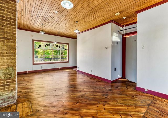 14 N MAIN ST, Mullica Hill, NJ 08062