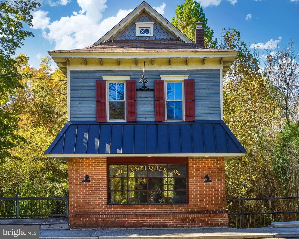 14 N MAIN ST, Mullica Hill, NJ 08062