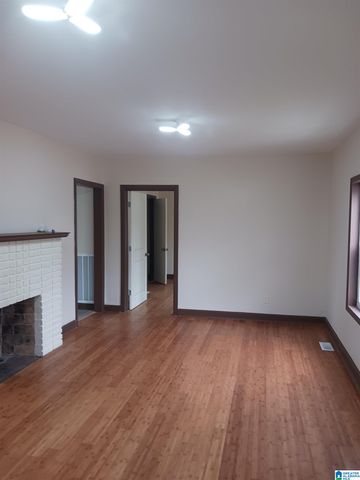 617 8TH AVENUE, Midfield, AL 35228