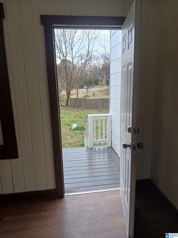 617 8TH AVENUE, Midfield, AL 35228