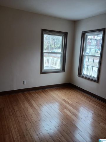 617 8TH AVENUE, Midfield, AL 35228