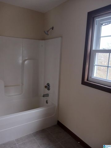 617 8TH AVENUE, Midfield, AL 35228