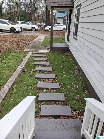 617 8TH AVENUE, Midfield, AL 35228