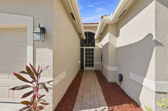 8680 GOLD CAY, West Palm Beach, FL 33411
