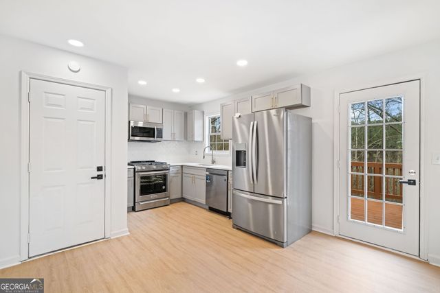 109 Brookside Court, Dallas, GA 30132