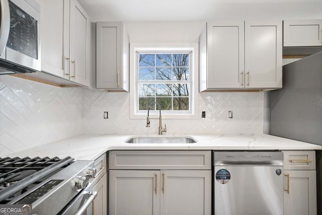 109 Brookside Court, Dallas, GA 30132