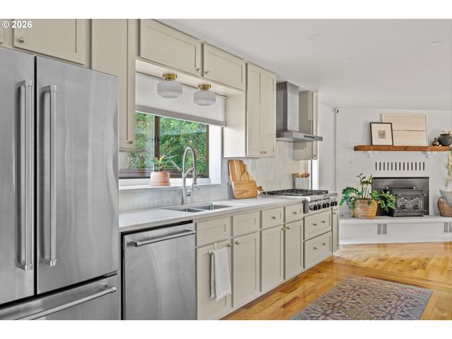 706 Se 47TH Ave, Hillsboro, OR 97123