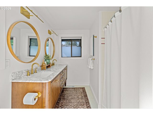 706 Se 47TH Ave, Hillsboro, OR 97123