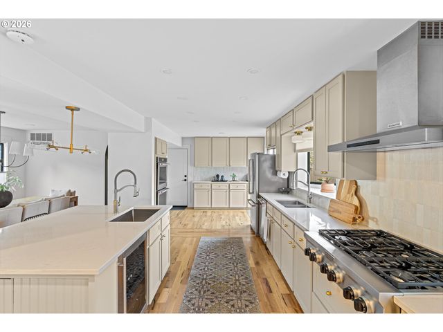 706 Se 47TH Ave, Hillsboro, OR 97123