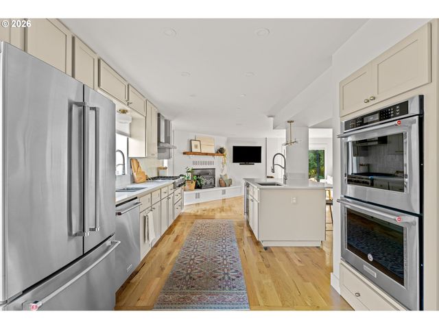 706 Se 47TH Ave, Hillsboro, OR 97123