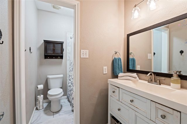 3727 Nichols Avenue, Dickinson, TX 77539