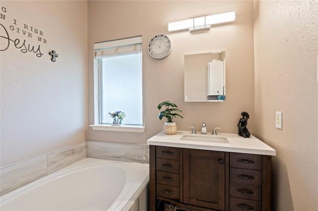 3727 Nichols Avenue, Dickinson, TX 77539