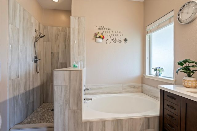 3727 Nichols Avenue, Dickinson, TX 77539