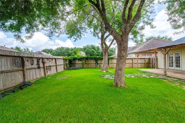 3727 Nichols Avenue, Dickinson, TX 77539