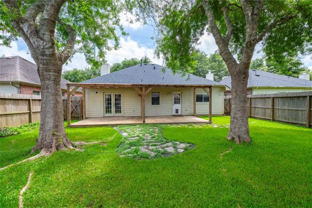 3727 Nichols Avenue, Dickinson, TX 77539
