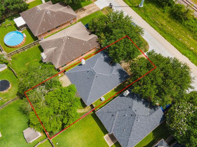 3727 Nichols Avenue, Dickinson, TX 77539