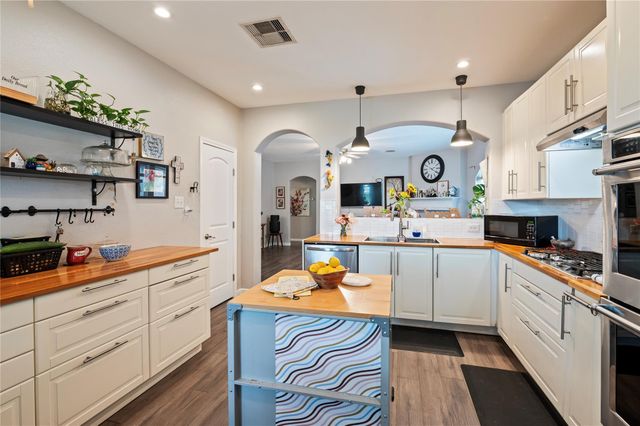 3727 Nichols Avenue, Dickinson, TX 77539