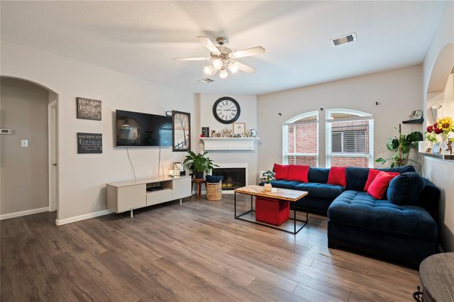3727 Nichols Avenue, Dickinson, TX 77539