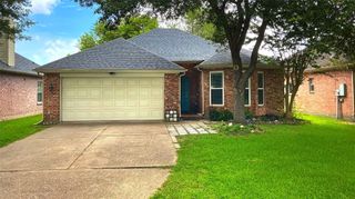 3727 Nichols Avenue, Dickinson, TX 77539