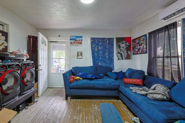 702 72nd Street, Houston, TX 77011