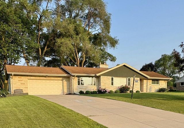 4215 N 162nd STREET, Brookfield, WI 53005