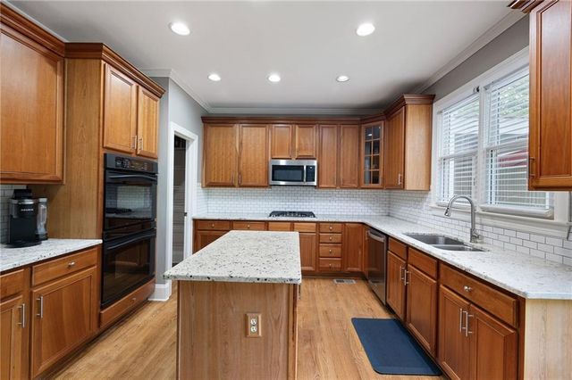 227 Oakwind Point, Acworth, GA 30101