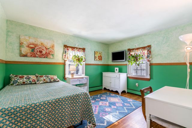 58 Maple Street, Buzzards Bay, MA 02532