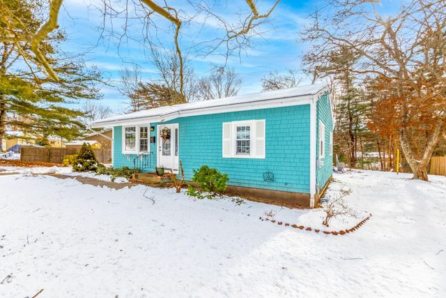 58 Maple Street, Buzzards Bay, MA 02532