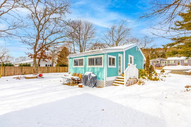 58 Maple Street, Buzzards Bay, MA 02532