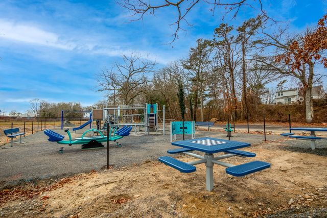 58 Maple Street, Buzzards Bay, MA 02532