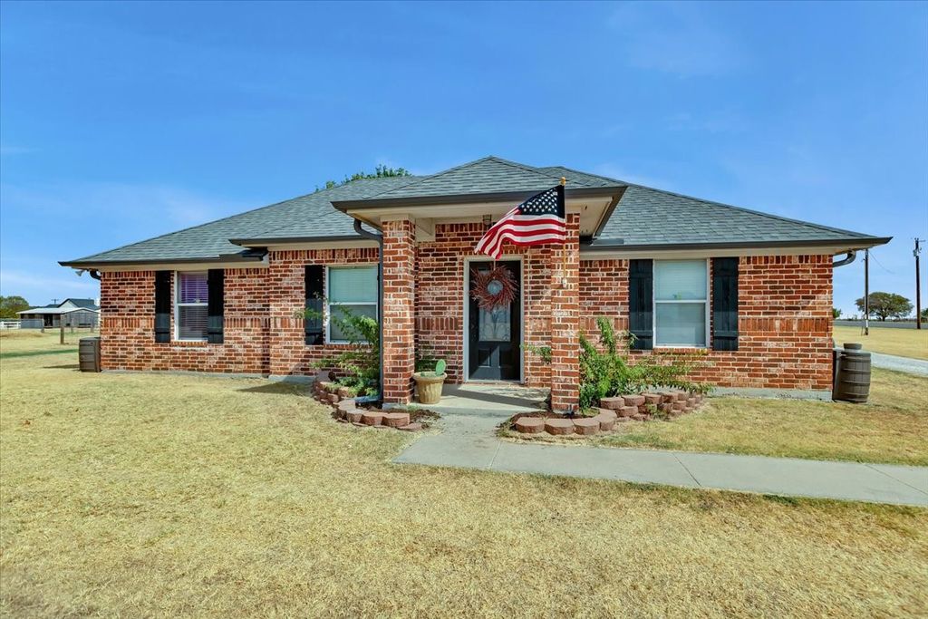 229 Harvey Lane, Decatur, TX 76234 — exterior