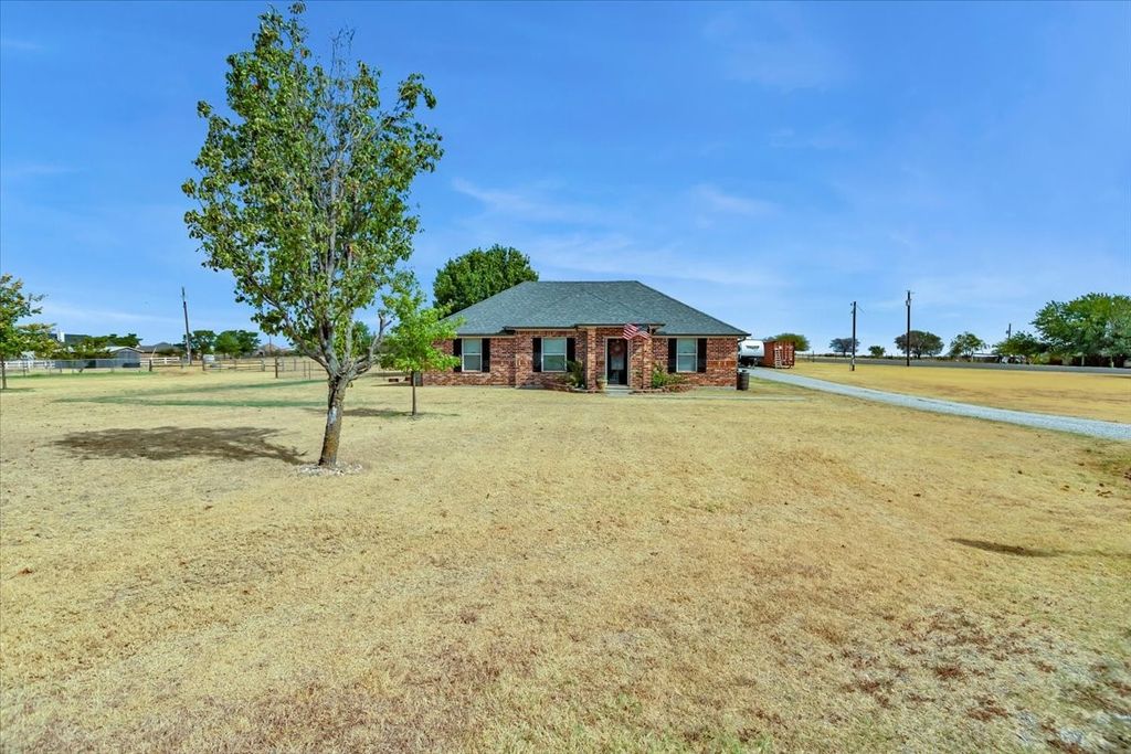 229 Harvey Lane, Decatur, TX 76234 — photo 3