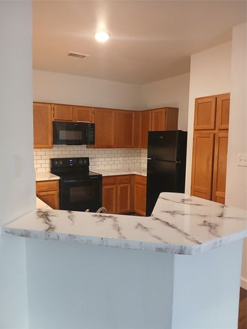 4305 Sierra Drive, Grand Prairie, TX 75052
