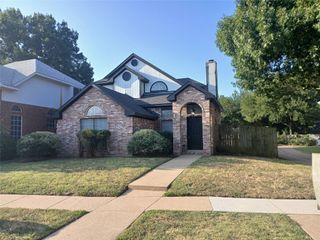 4305 Sierra Drive, Grand Prairie, TX 75052