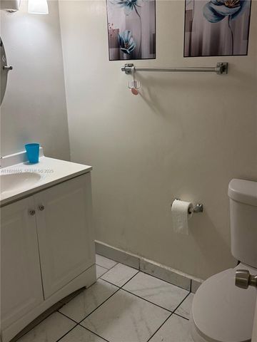 1400 NE 191st St 222, Miami, FL 33179